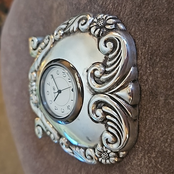 Vintage BRIGHTON 1996 Silver Plated Floral Heart Castlecore Desk Clock - Picture 6 of 6